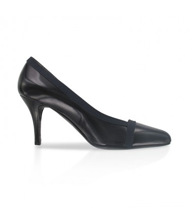 Black leather stiletto pump made in Italy 
