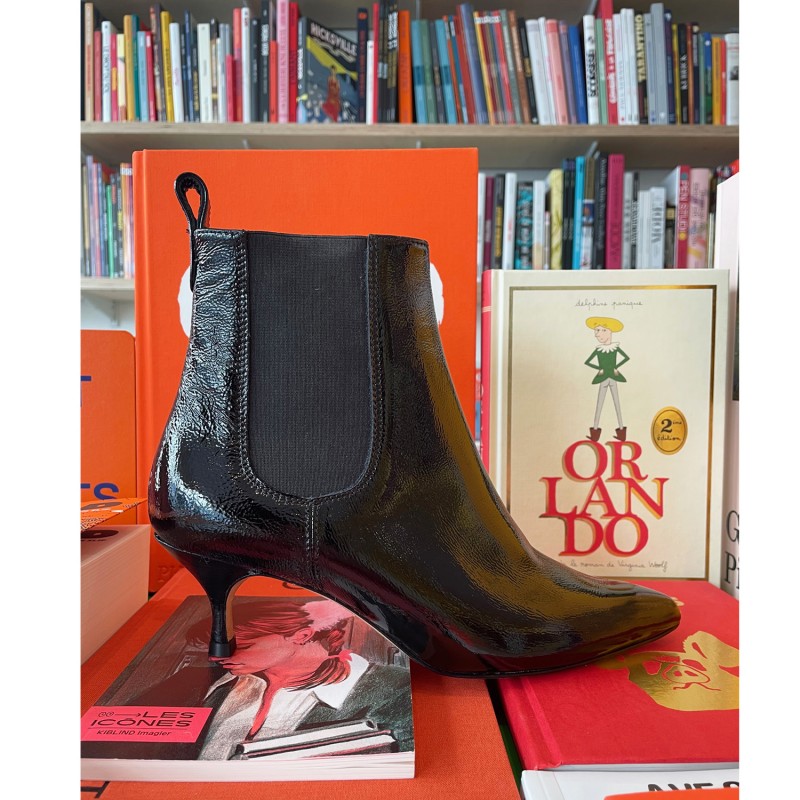 kitten heel black leather pointy chelsea boots 