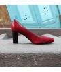Woman red pointy pump