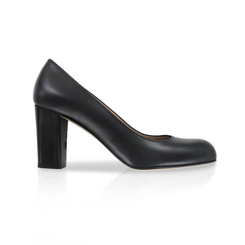Black leather pump with straight heel made in Italy 