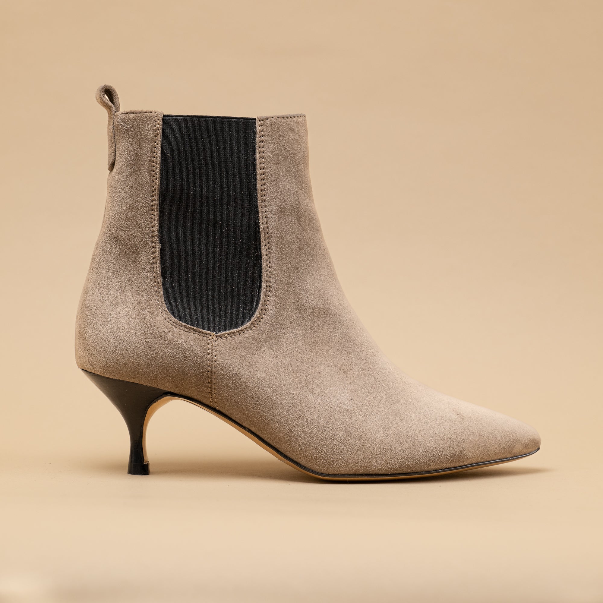 Bottines chelsea pointues daim gris fabriquée en Italie – Mon Soulier