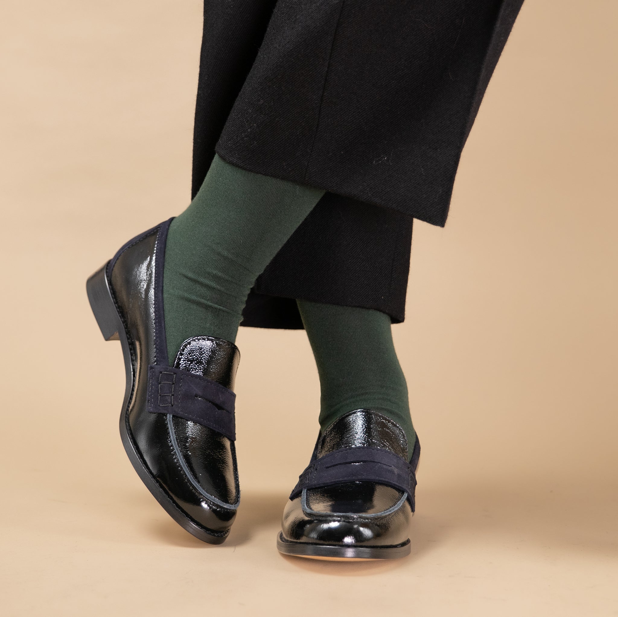 Mocassin femme cuir vernis noir et bleu marine fabriquée en Italie