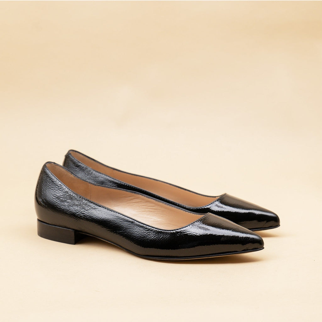 Ballerines pointues en cuir vernis noir fabriquées en italie