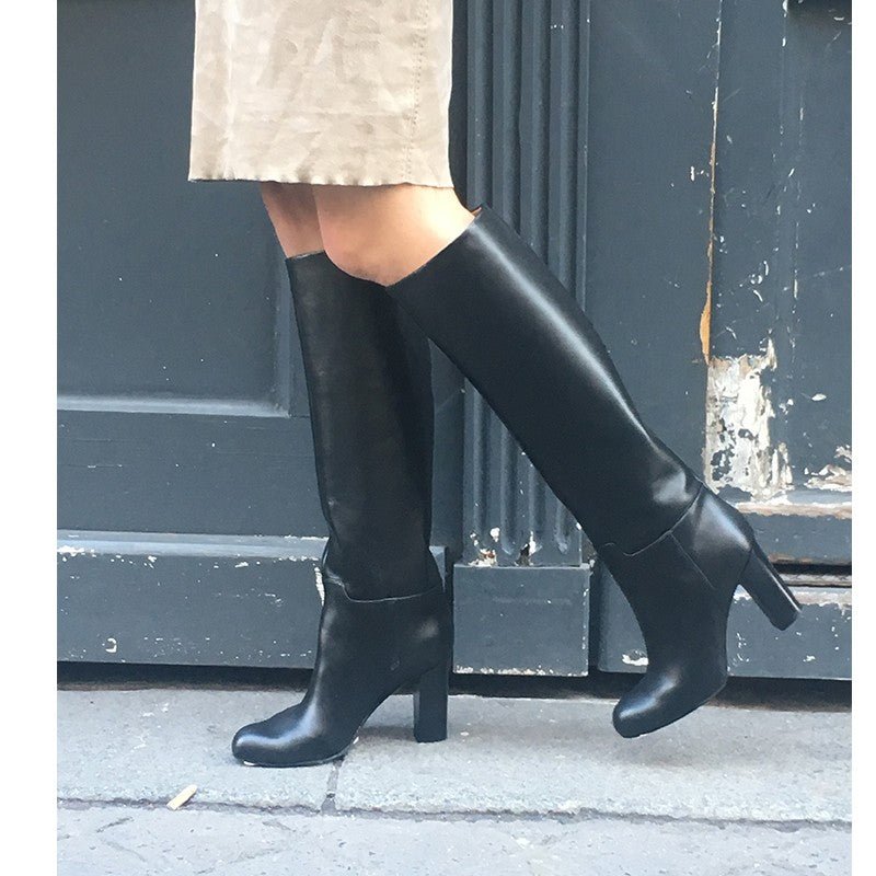 Bottes tube cuir noir - vue de rue 