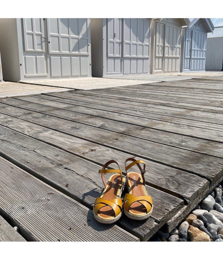 Espadrille petit talon cuir safran