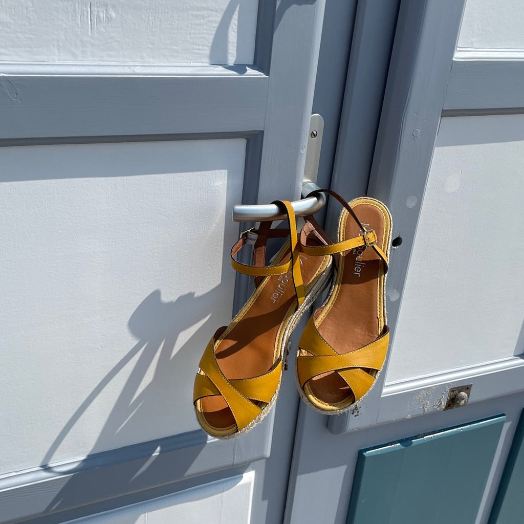 Espadrilles-compensées-cuir-jaune safran