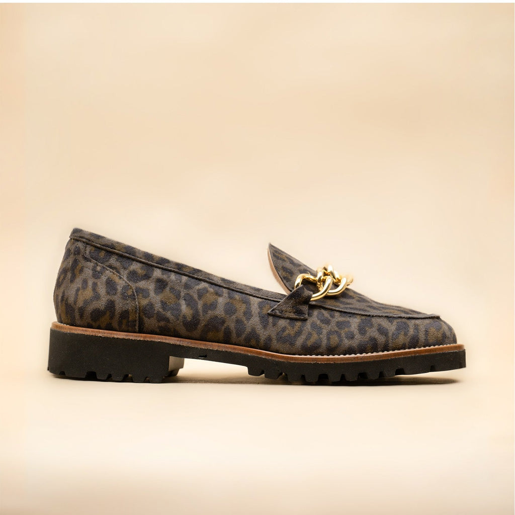 Mocassin femme  daim leopard semelle gomme 