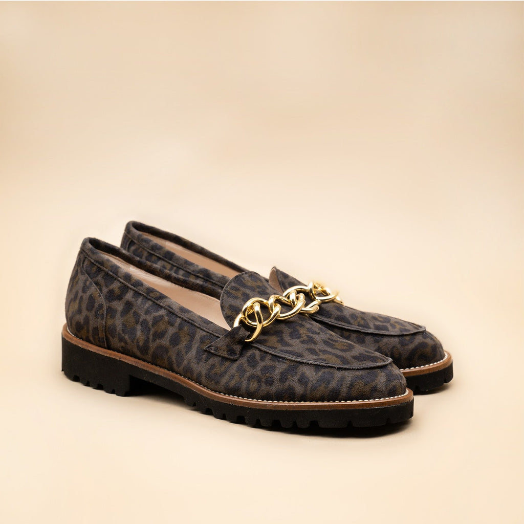 Mocassin femme  daim leopard semelle gomme 