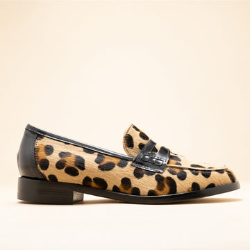Mocassin femme en cuir léopard pony, fabrication italienne – vue de profil